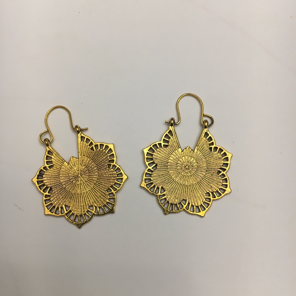 🎁 2/$24 “Claire” Gold Boho Earrings 🎁 - Picture 6 of 6